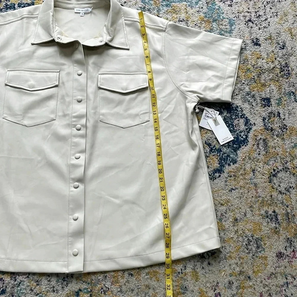 Good American Resort Faux Leather Short Sleeve Button-Up Shirt Bone Women’s 2X - Picture 8 of 13